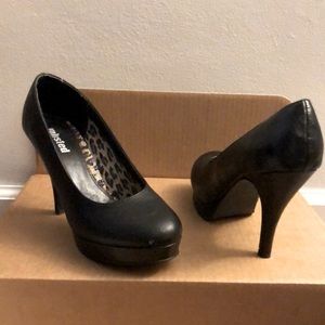 Black heels 4 inch